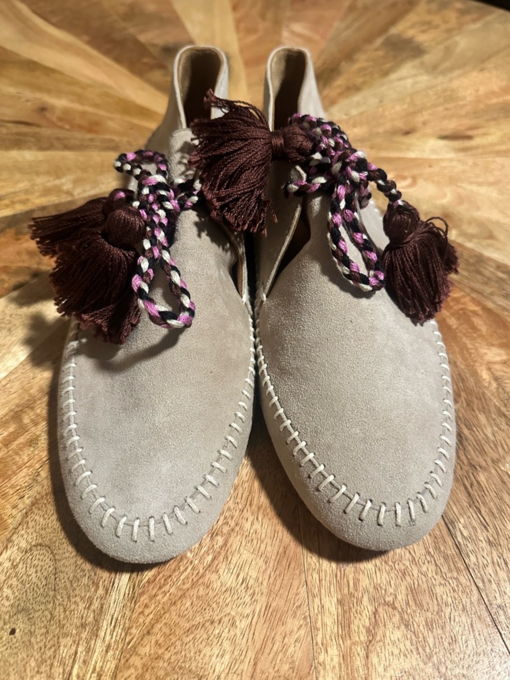 Magres Moccasins- light gray suede with tassels